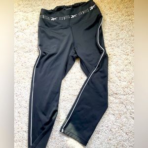 Women’s Reebok yoga pants capri length size Small